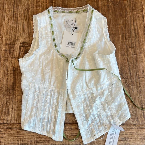 NWT With Jean Adeline Top - Picture 2 of 3